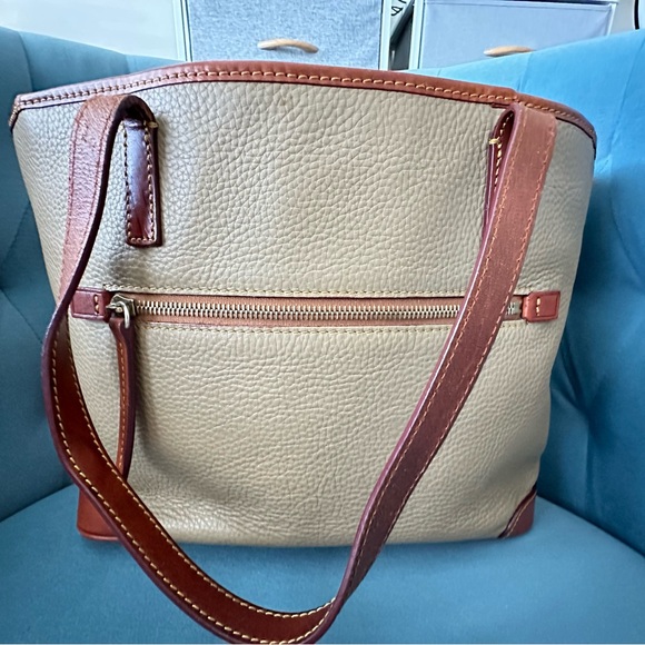 Dooney & Bourke Tote Bag. Tan & Brown Pebbled Leather. Great condition! - Picture 5 of 15
